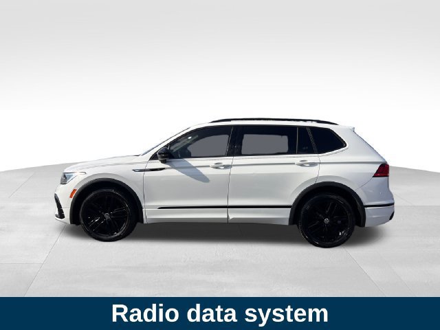 Used 2022 Volkswagen Tiguan SE R-Line FWD image 2