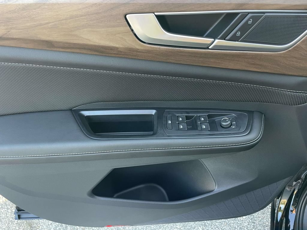 New 2026 Volkswagen Atlas SE FWD image 17