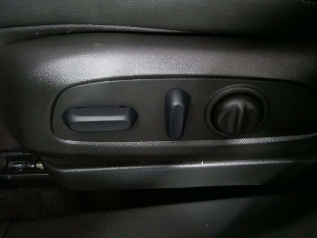 Used 2023 Buick Encore GX Preferred w/ Cold Weather Comfort Package AWD/4WD image 16