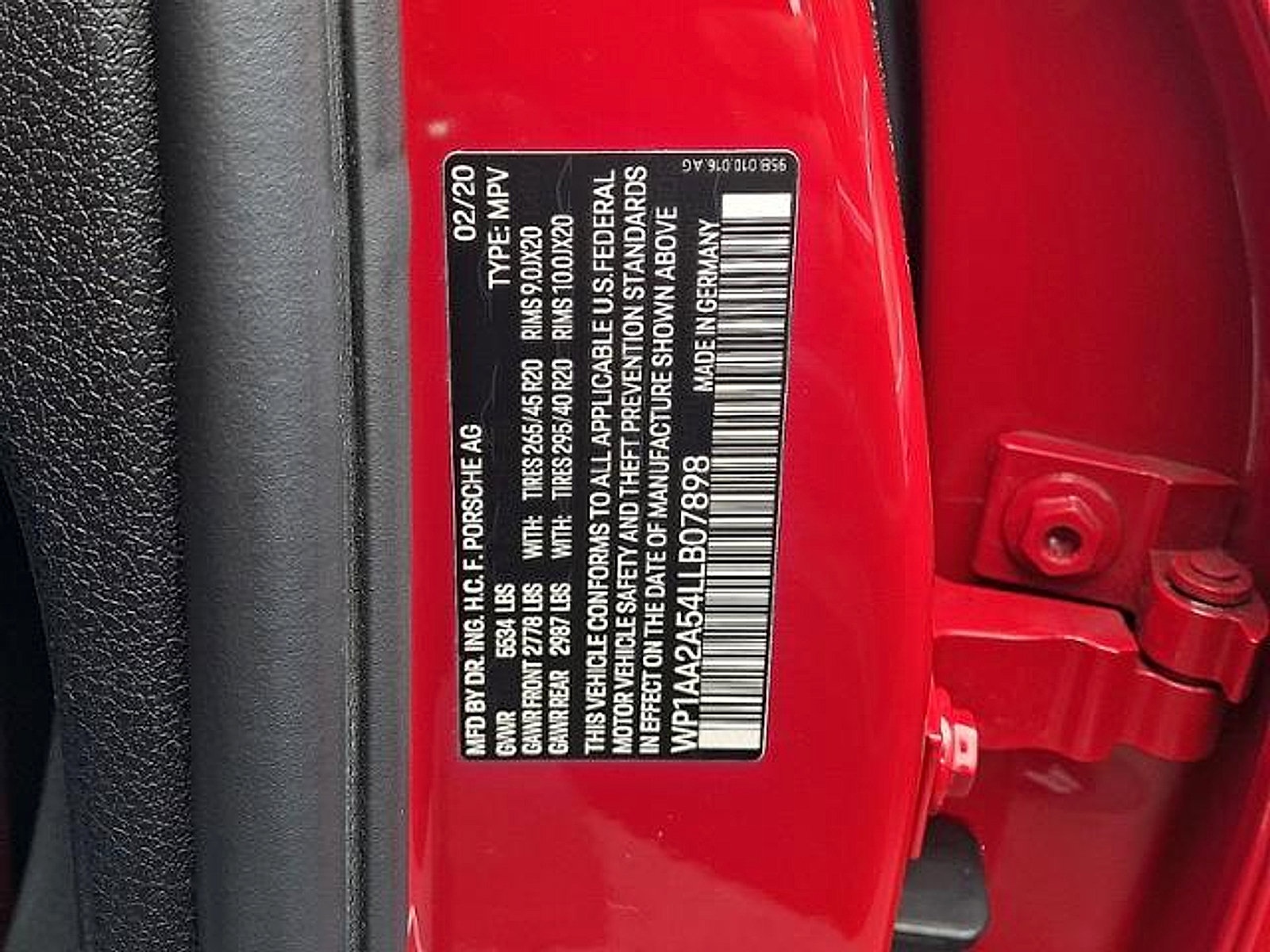 Used 2020 Porsche Macan AWD/4WD image 29