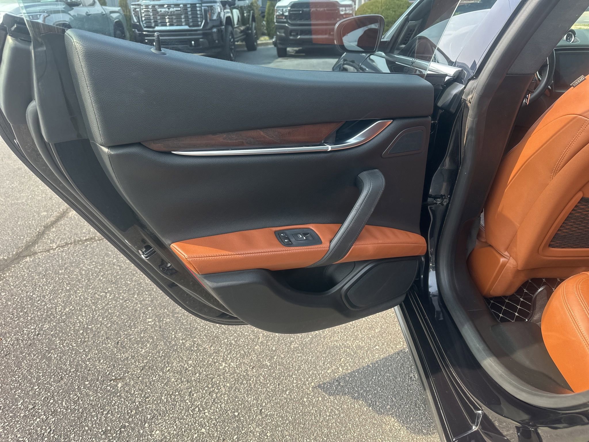 Used 2017 Maserati Ghibli S image 14