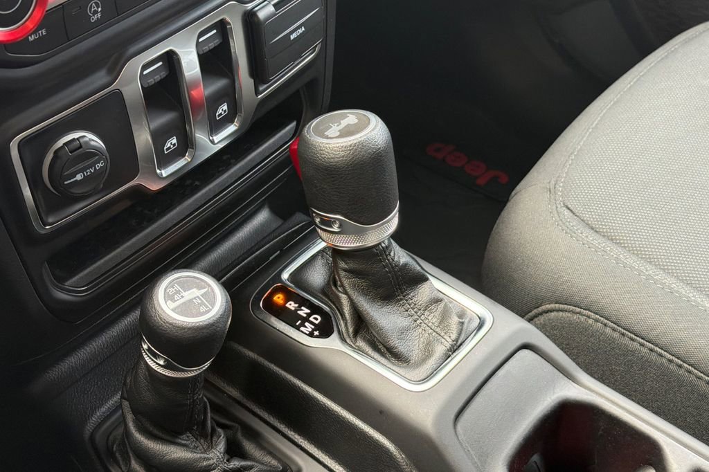 Used 2021 Jeep Wrangler Sport S image 21