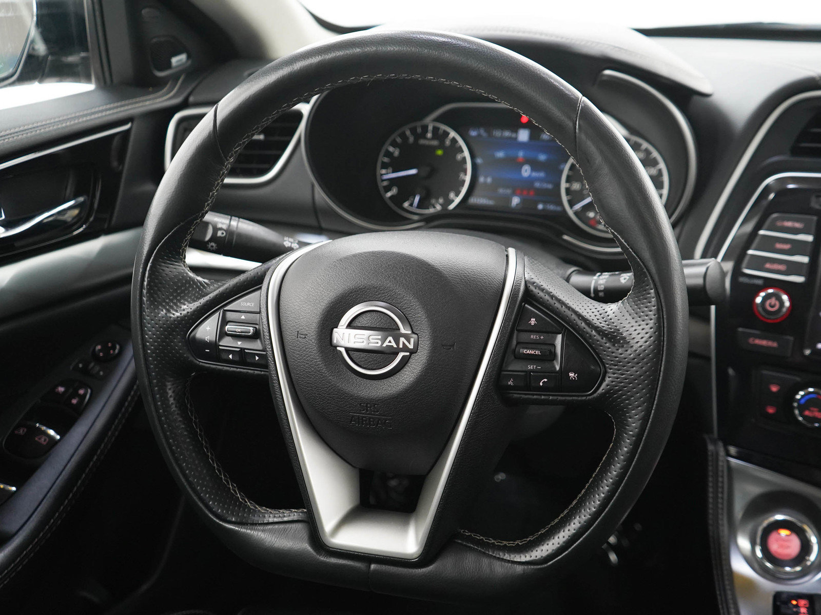 Used 2023 Nissan Maxima SL FWD image 14
