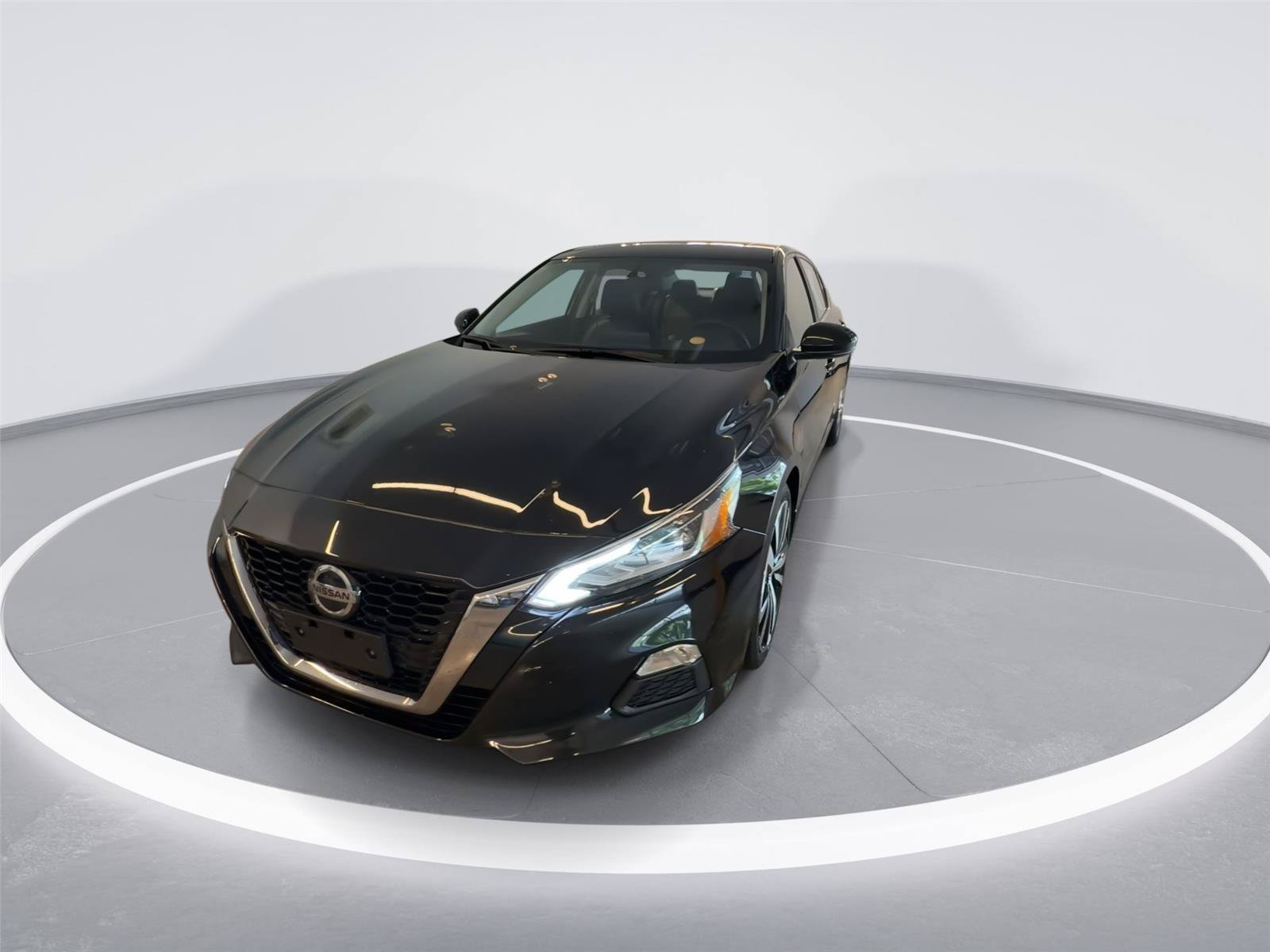 Used 2019 Nissan Altima 2.5 SR w/ SR Premium Package AWD/4WD image 3