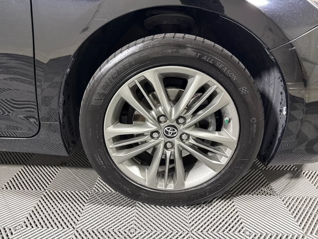 Used 2016 Toyota Camry SE FWD image 11