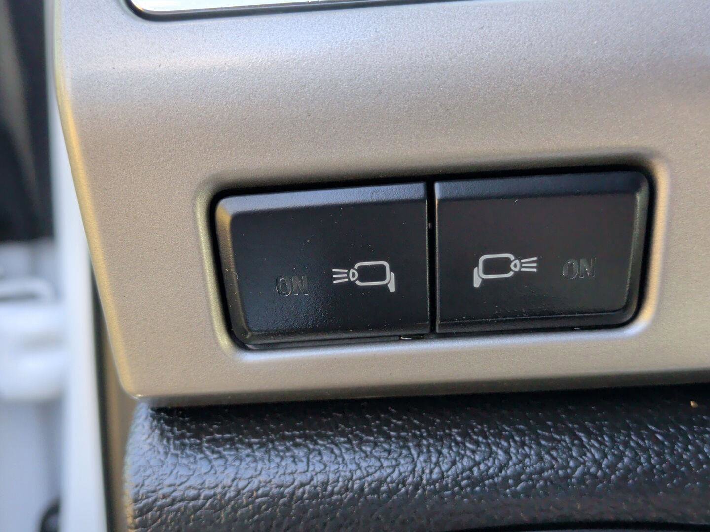 Used 2020 Ford F350 Lariat w/ Chrome Package image 12