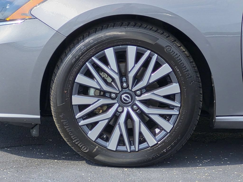 Used 2025 Nissan Altima 2.5 SV FWD image 7