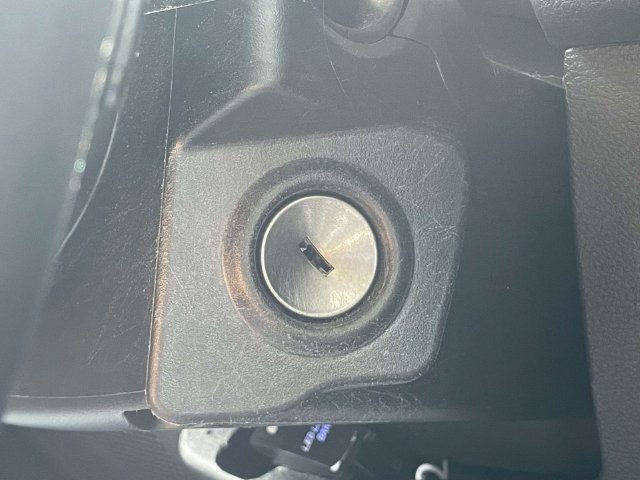 Used 2017 Jeep Wrangler Unlimited Sahara w/ Connectivity Group AWD/4WD image 30