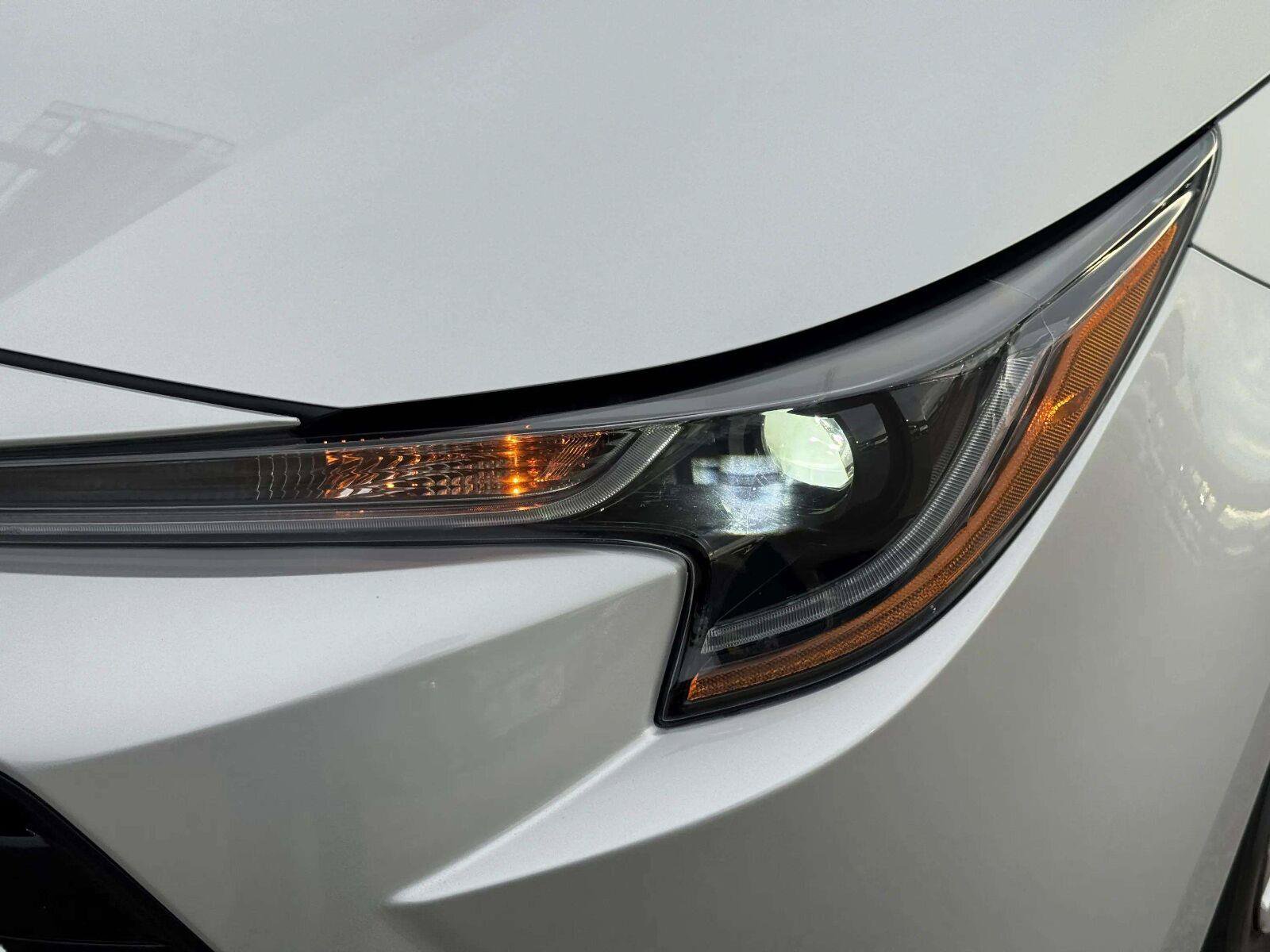 Used 2025 Toyota Corolla LE FWD image 12