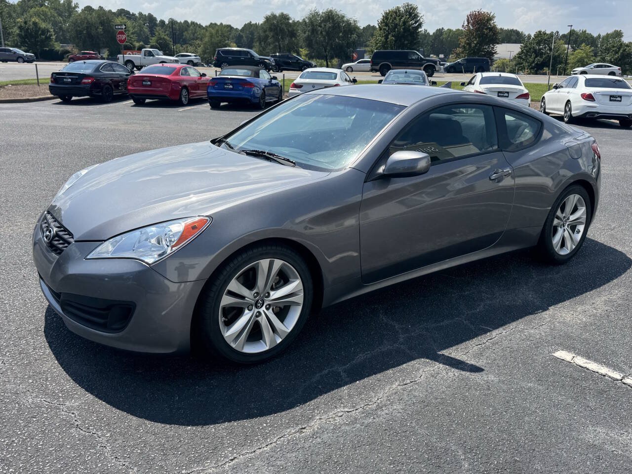 Used 2011 Hyundai Genesis 2.0T RWD image 3