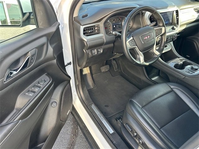 Used 2023 GMC Acadia SLT image 9