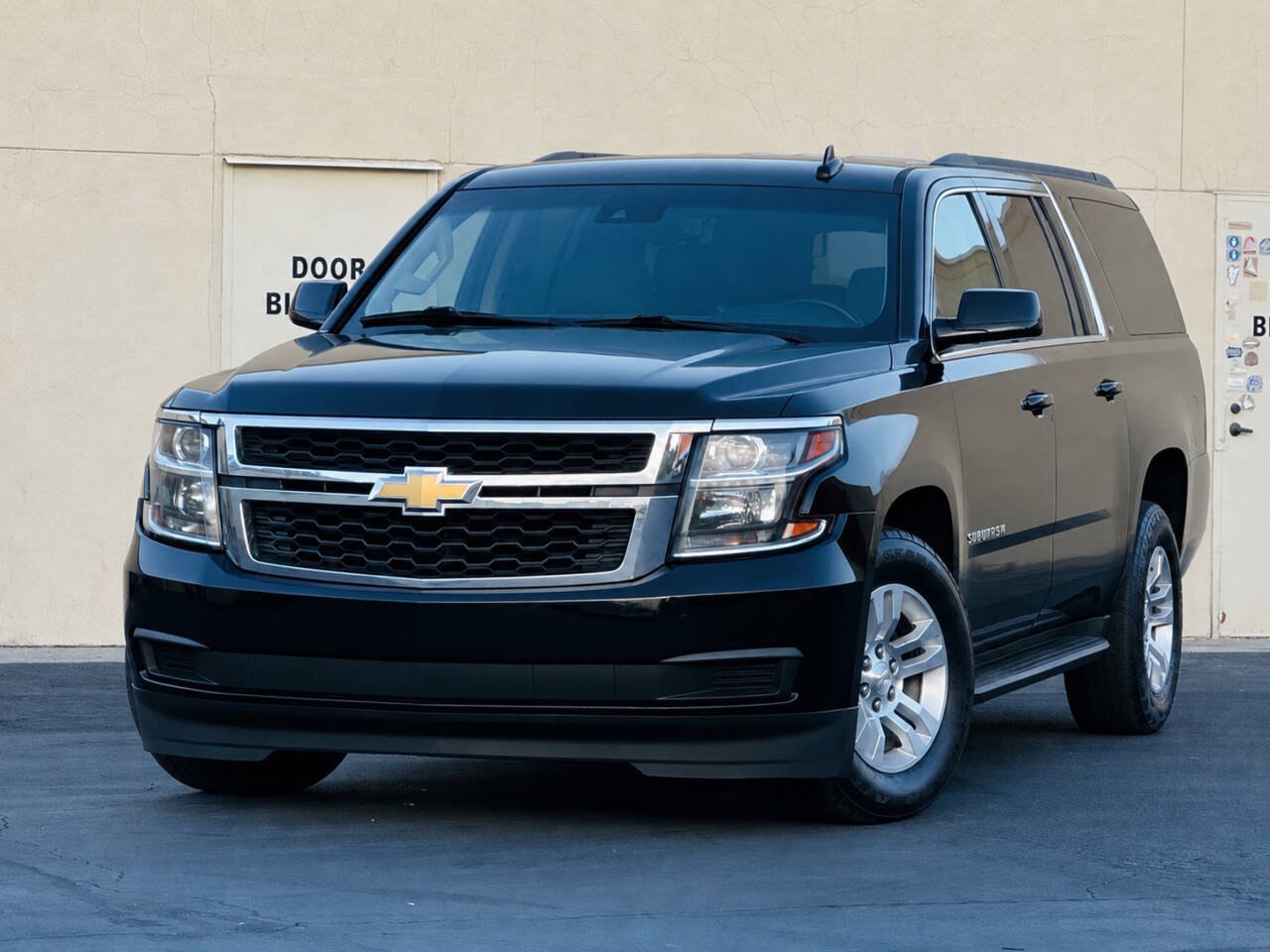 Used 2020 Chevrolet Suburban LT AWD/4WD image 3