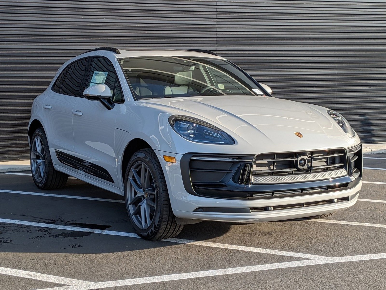 New 2025 Porsche Macan image 7