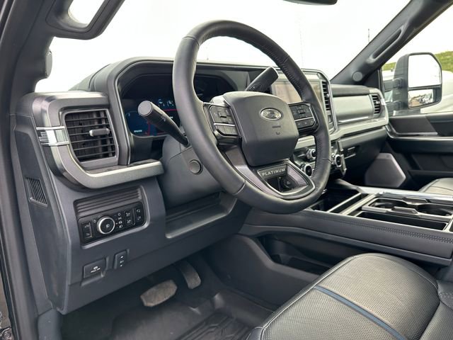 Used 2025 Ford F250 Platinum image 18