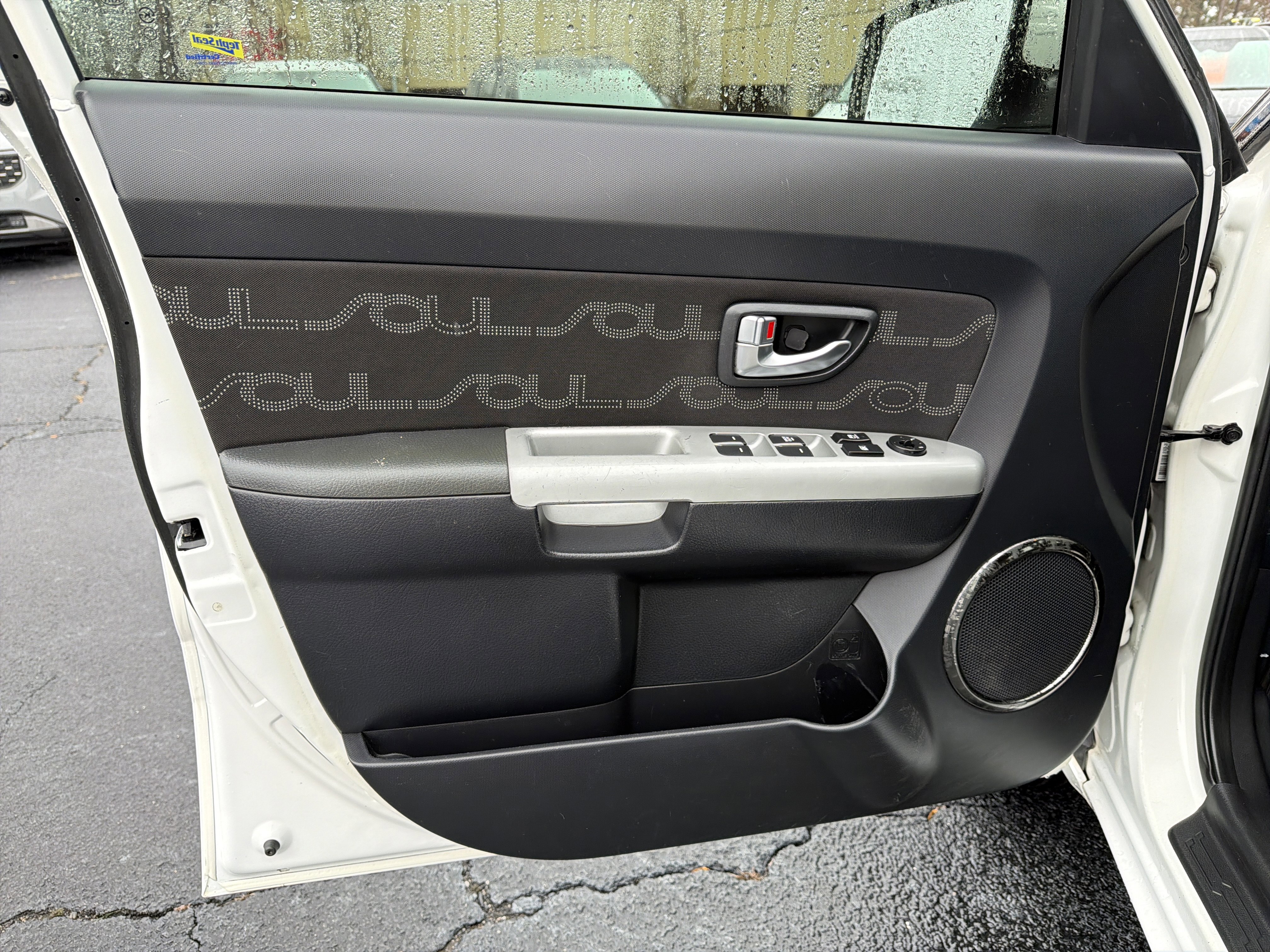 Used 2012 Kia Soul + image 10