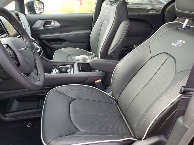 New 2026 Chrysler Pacifica Limited w/ S Appearance Package image 19