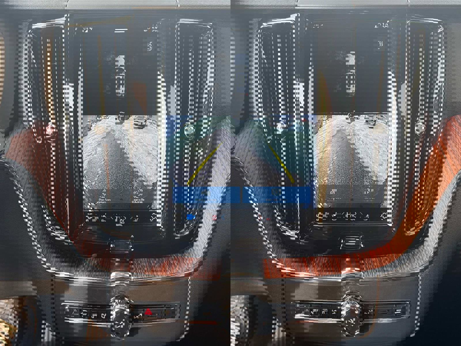 Certified 2023 Volvo XC60 B5 Plus w/ Climate Package image 23