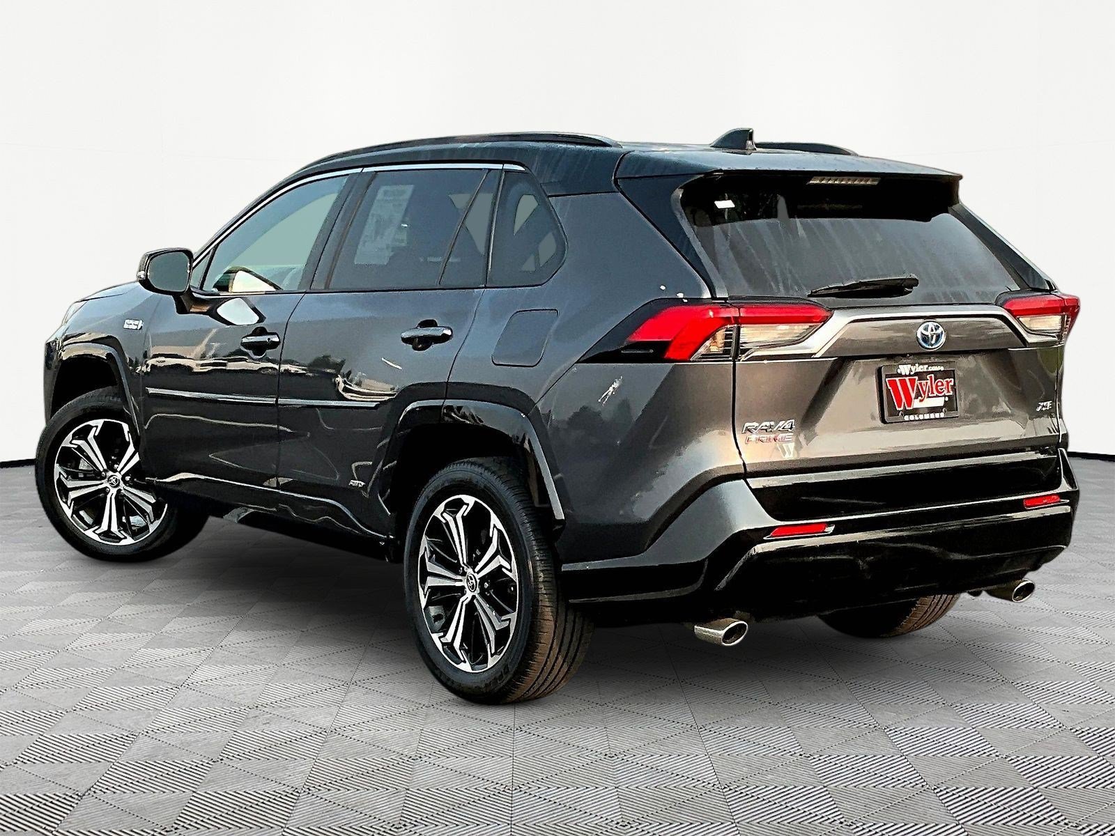 Used 2023 Toyota RAV4 XSE w/ Weather Package AWD/4WD image 4