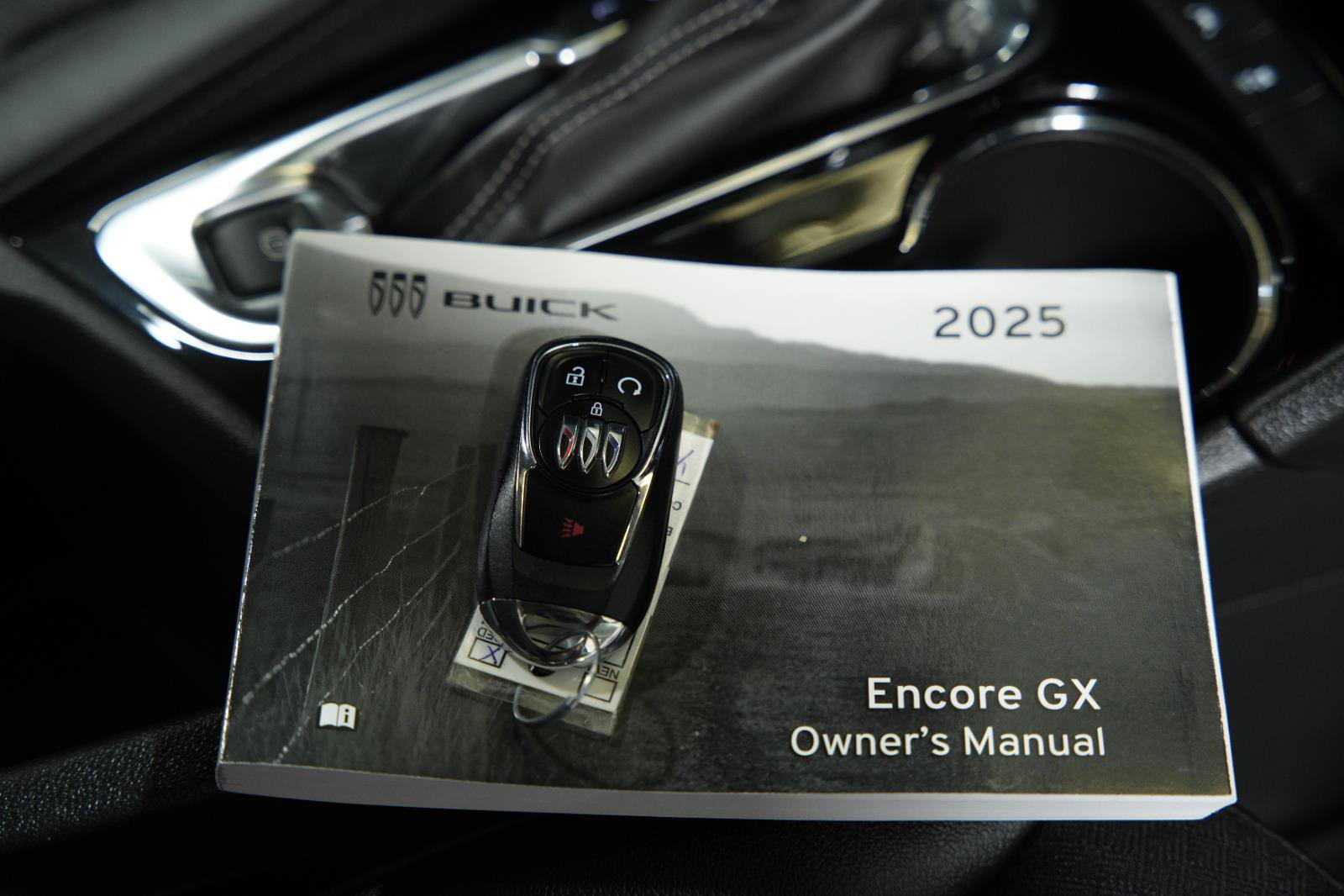 Used 2025 Buick Encore GX Preferred image 40