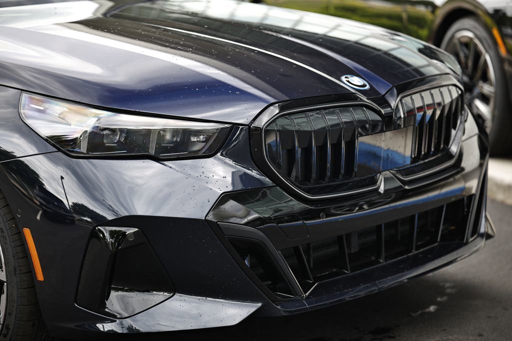 New 2026 BMW 550e xDrive w/ Executive Package AWD/4WD image 2