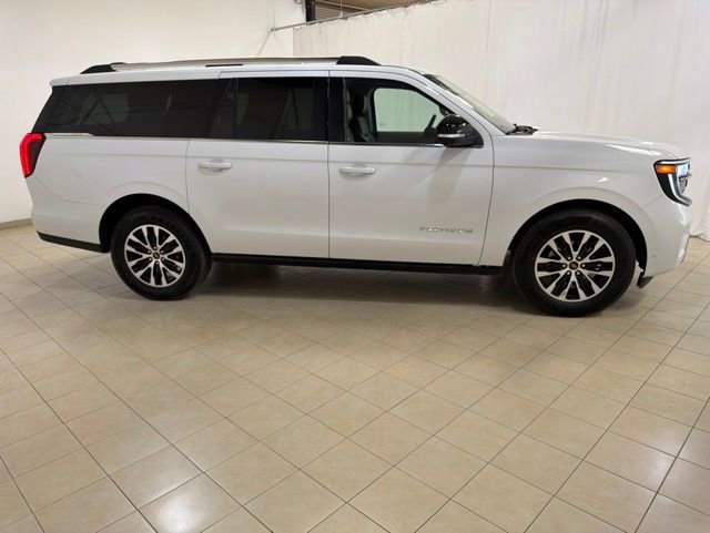 Used 2025 Ford Expedition Max Platinum AWD/4WD image 7