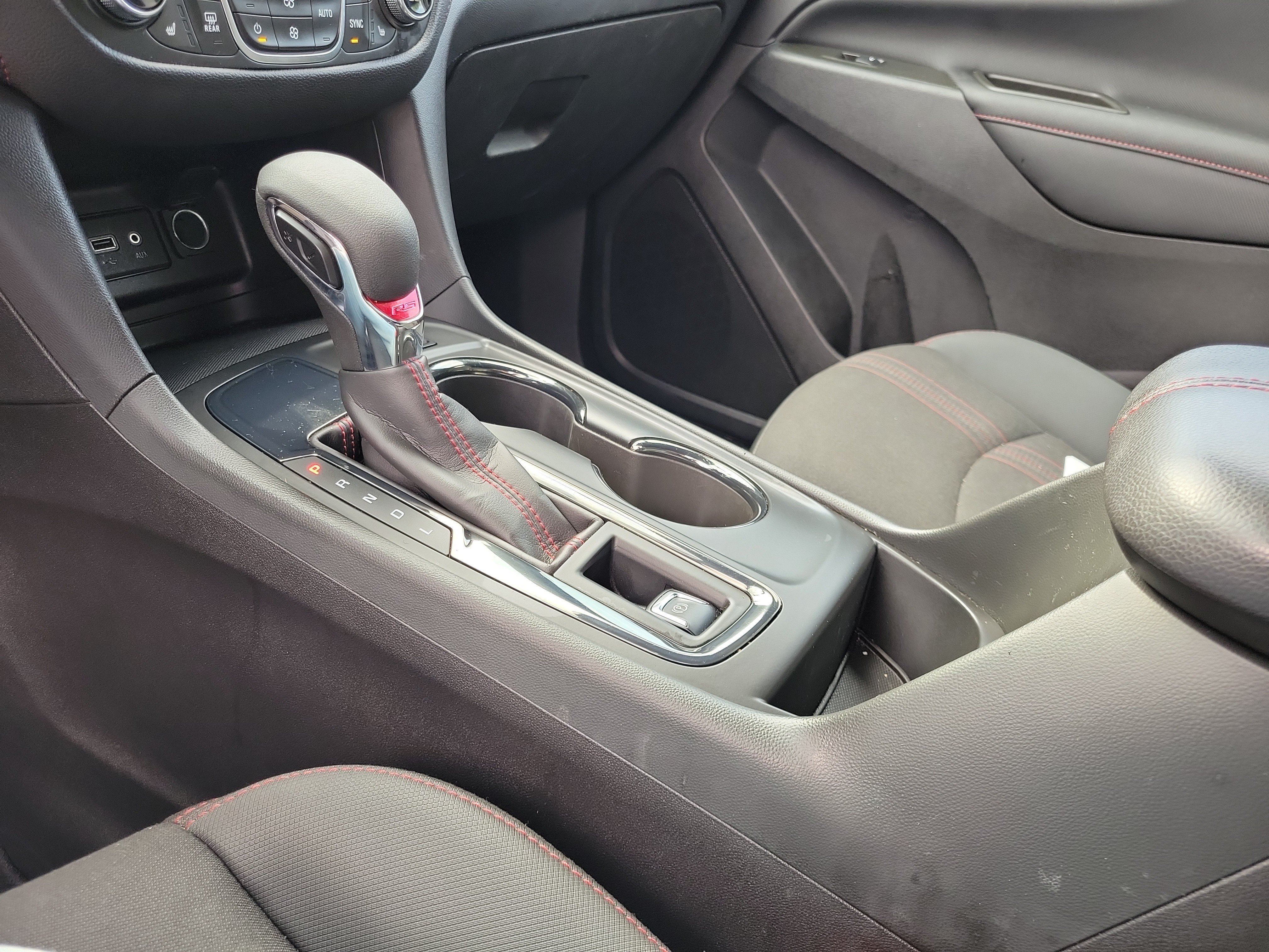 Used 2024 Chevrolet Equinox RS FWD image 29