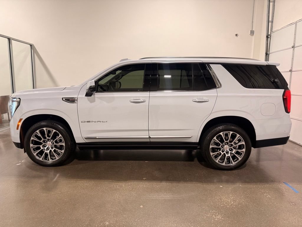 Used 2026 GMC Yukon Denali w/ Sun & Power Step Package AWD/4WD image 8