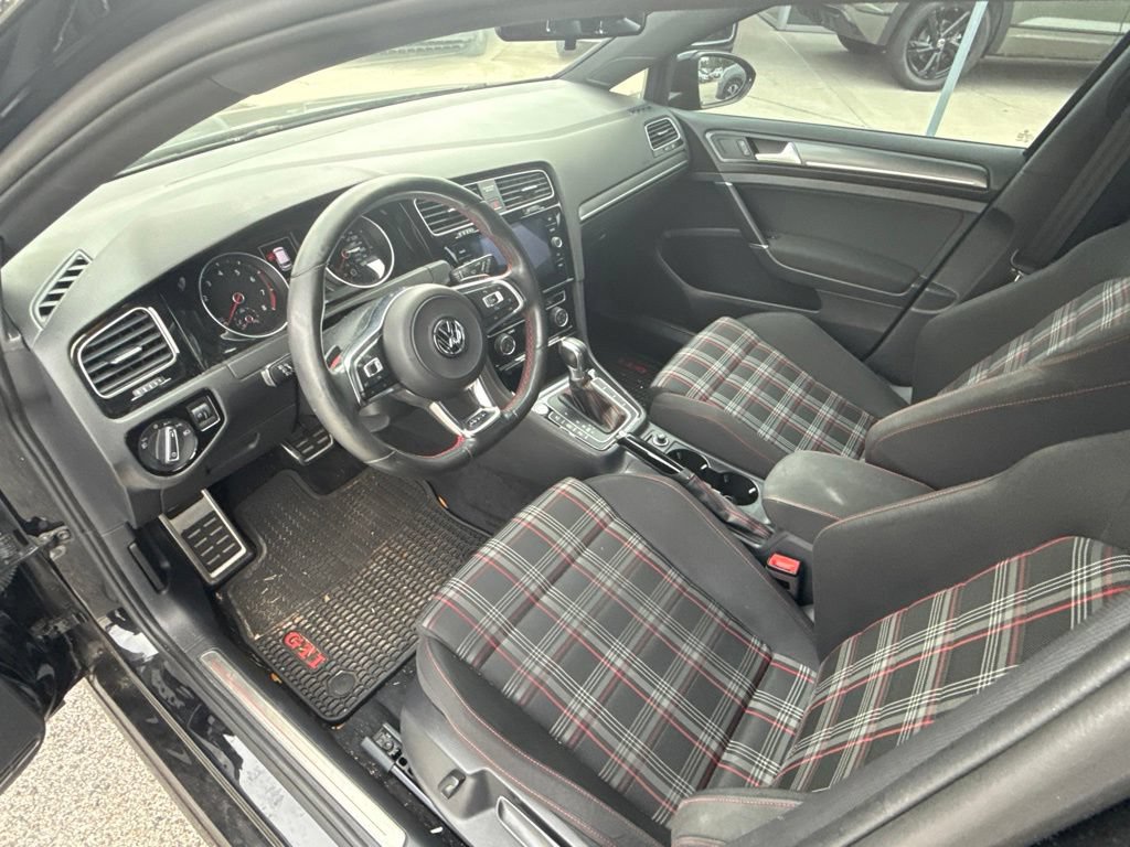 Used 2018 Volkswagen GTI SE FWD image 12