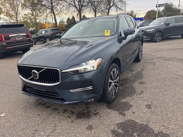 Certified 2022 Volvo XC60 B5 Momentum