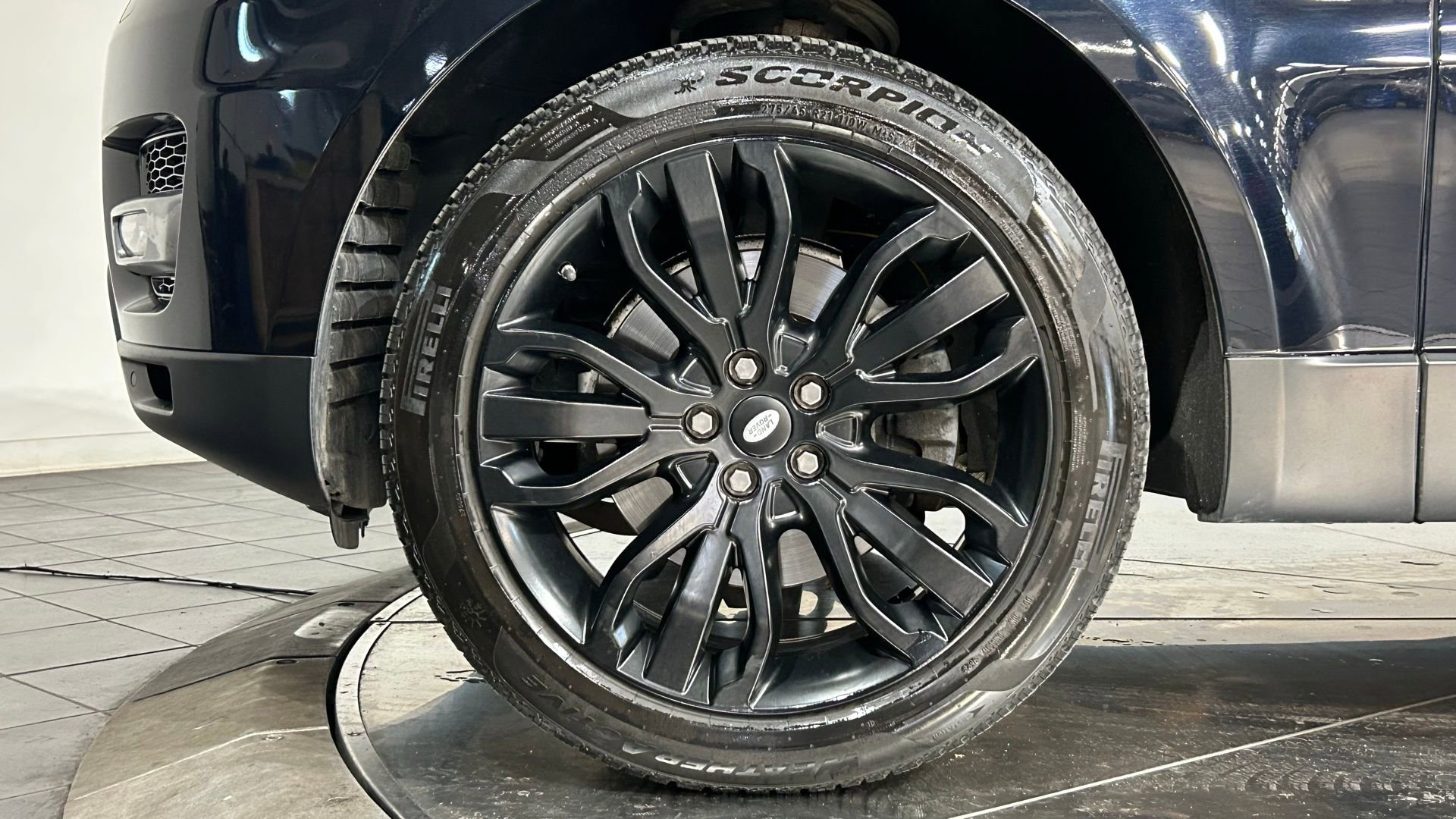 Used 2016 Land Rover Range Rover Sport HSE AWD/4WD image 22