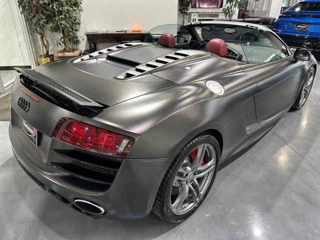 Used 2011 Audi R8 V10 AWD/4WD image 2