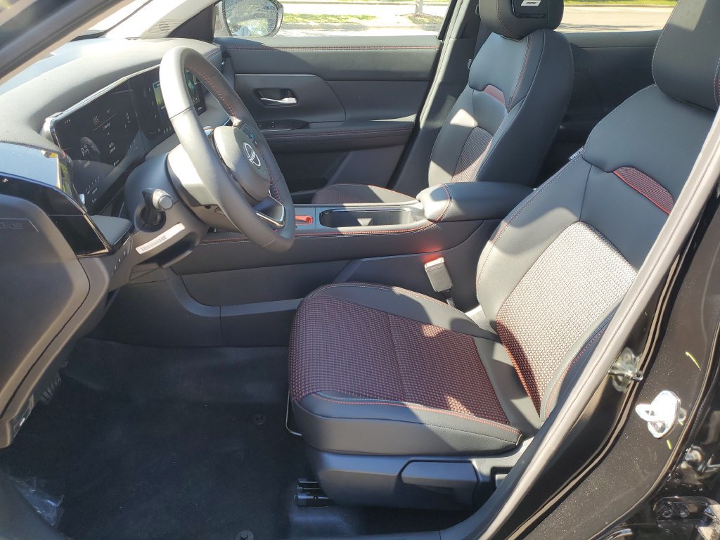 New 2027 Nissan Kicks SR w/ SR Premium Package FWD image 20