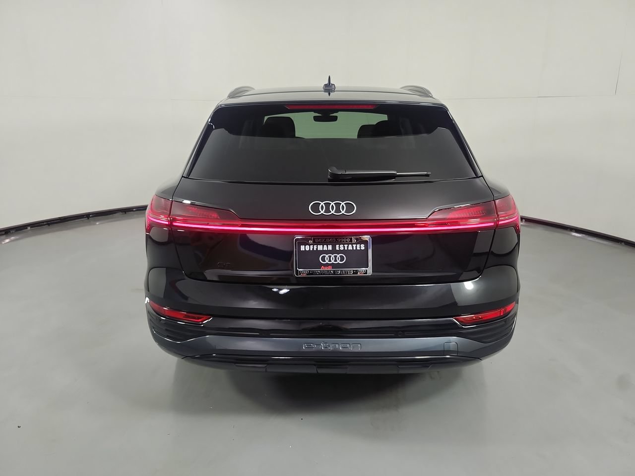 Used 2024 Audi Q8 e-tron Premium Plus AWD/4WD image 34