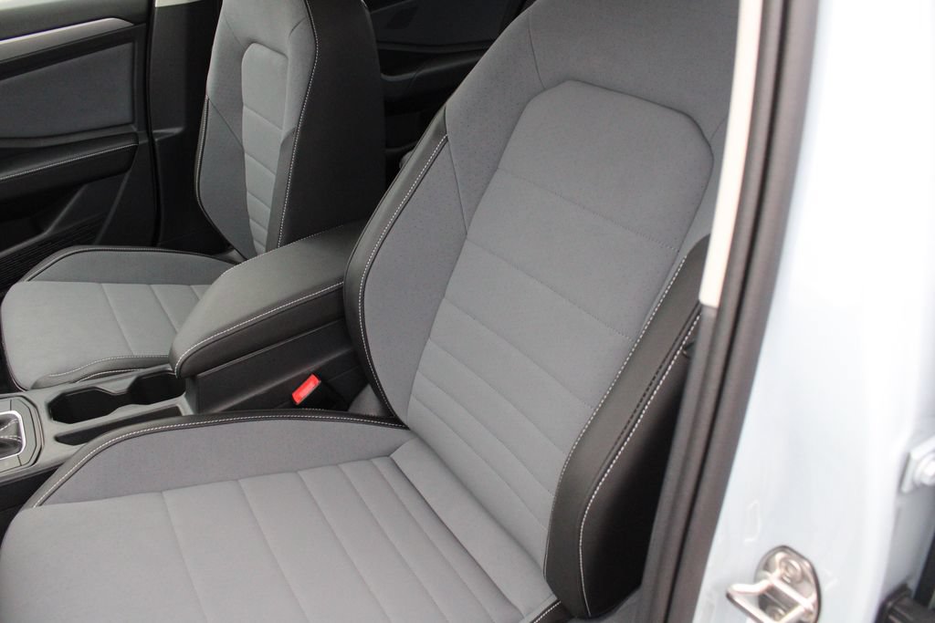 New 2027 Volkswagen Jetta SE FWD image 6