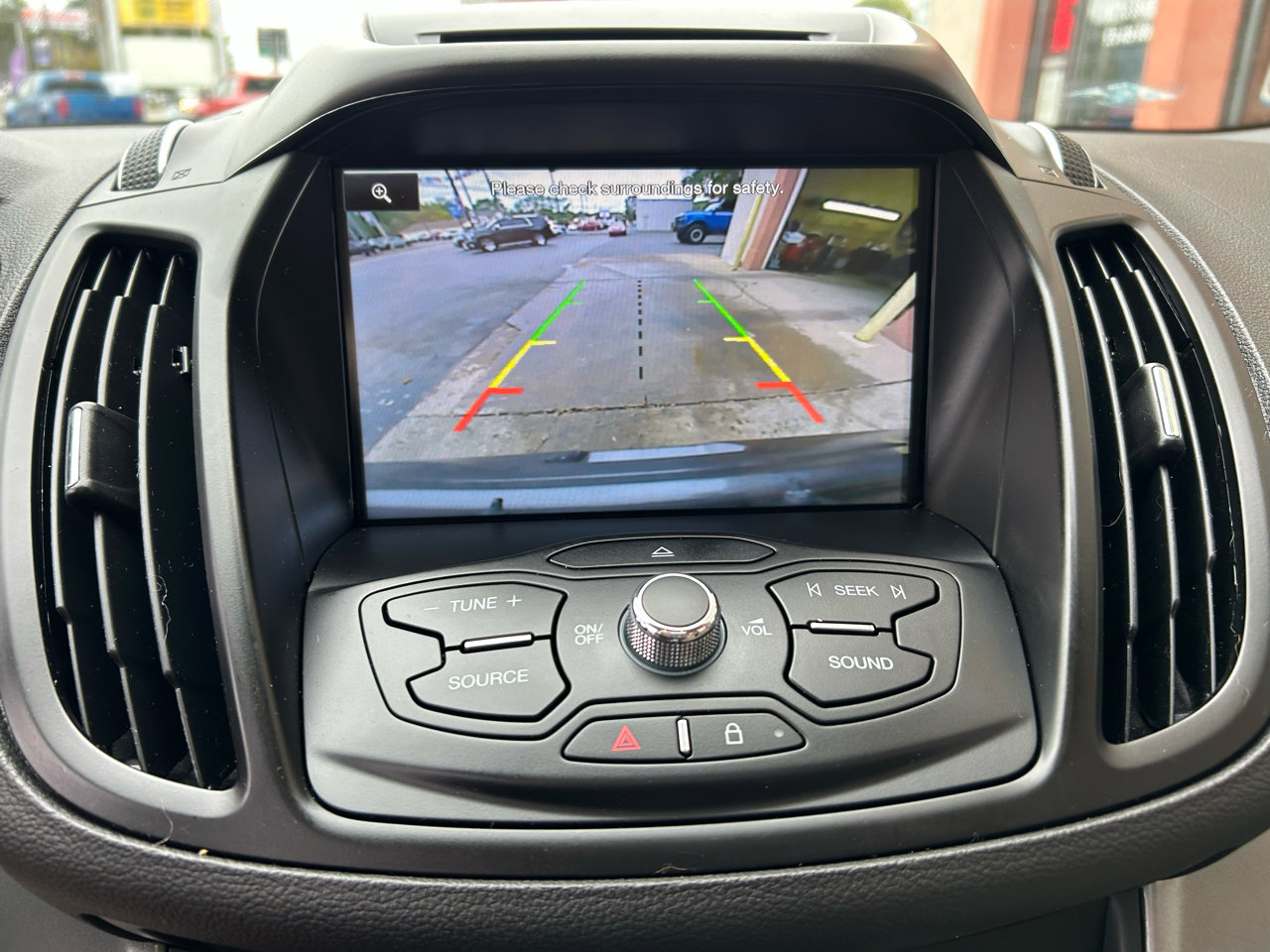 Used 2015 Ford Escape SE w/ Equipment Group 201A image 16