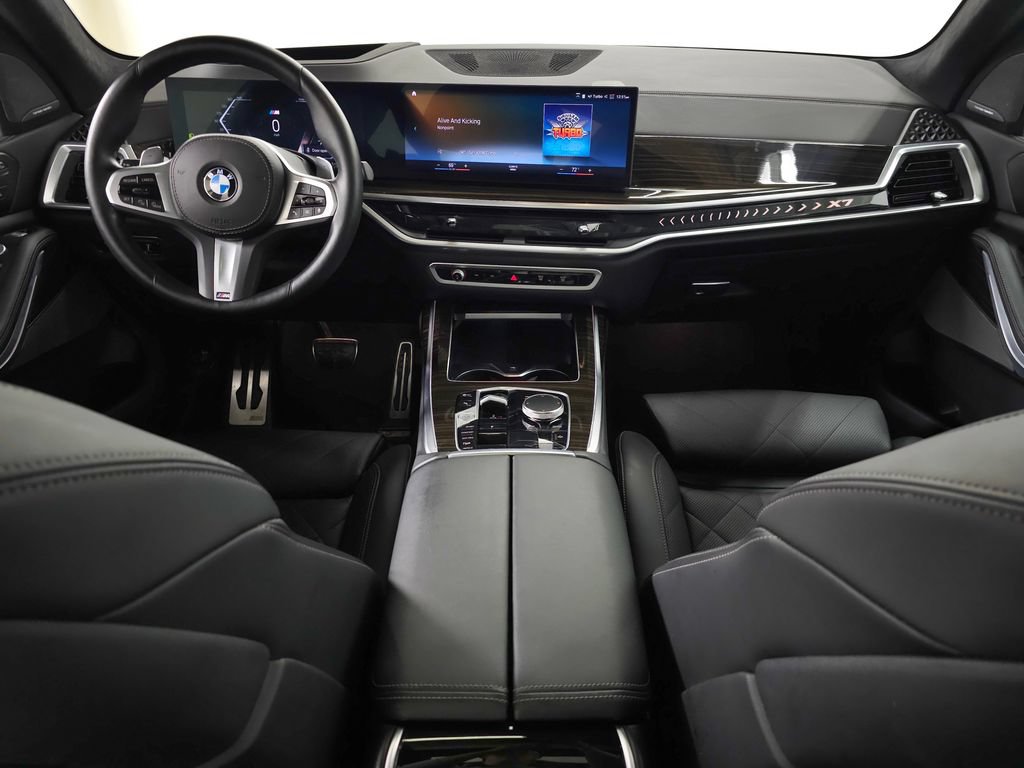 Used 2023 BMW X7 xDrive40i w/ M Sport Package AWD/4WD image 14