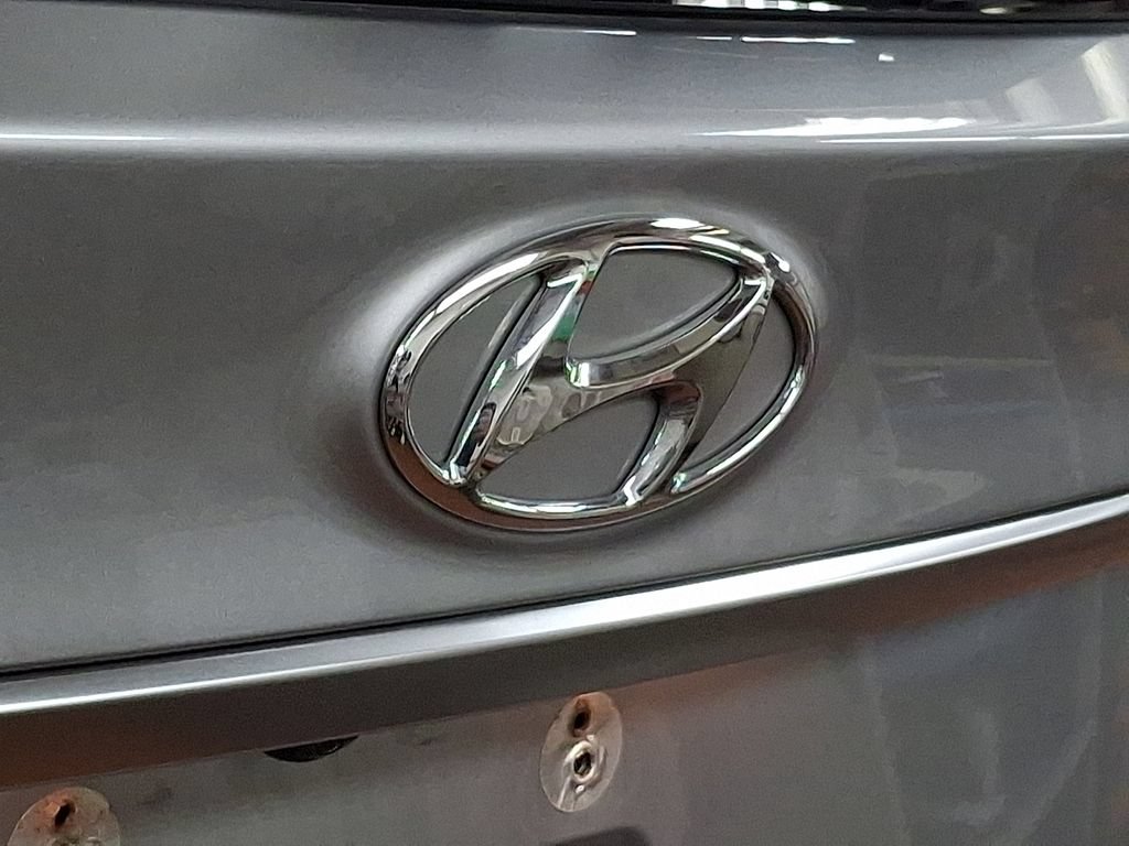 Used 2020 Hyundai Santa Fe SE AWD/4WD image 30