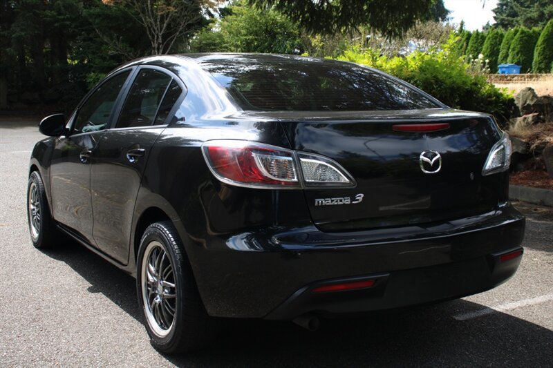 Used 2011 MAZDA MAZDA3 i Sport FWD image 4