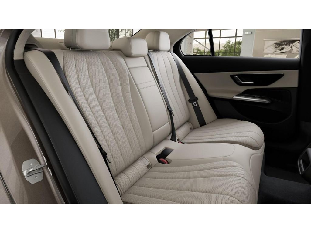 New 2026 Mercedes-Benz E 450 4MATIC Sedan image 5