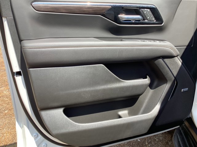 New 2025 Chevrolet Suburban Premier w/ Sun And Tow Package RWD image 17