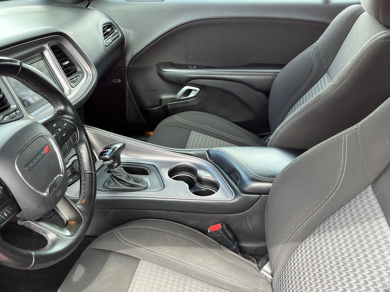 Used 2023 Dodge Challenger SXT RWD image 17