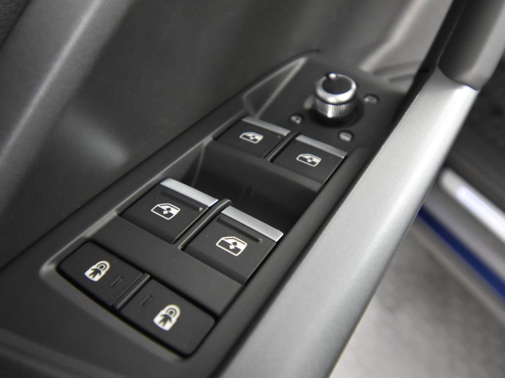 New 2025 Audi Q3 2.0T Premium image 23