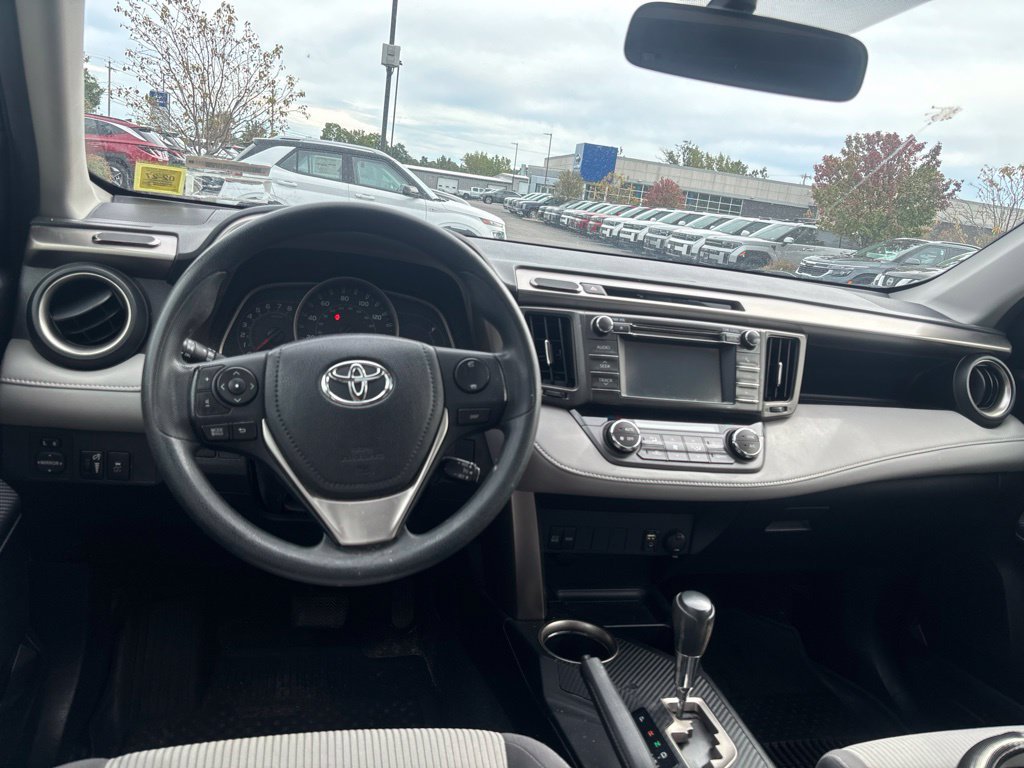 Used 2013 Toyota RAV4 XLE AWD/4WD image 9