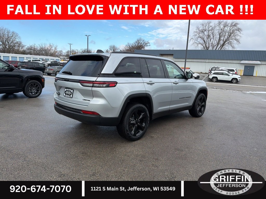 New 2025 Jeep Grand Cherokee Limited w/ Black Appearance Package image 9