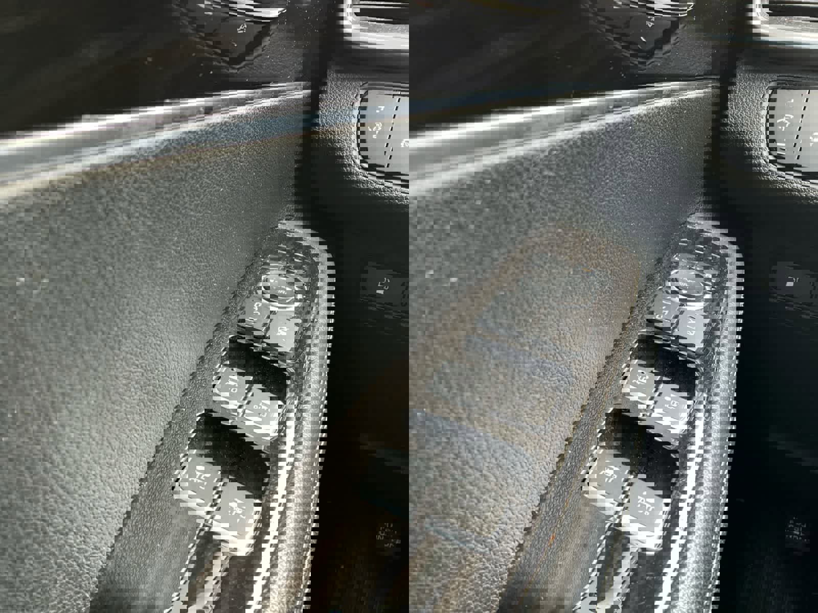 Used 2020 Kia Sorento LX w/ LX I4 Convenience Package image 21