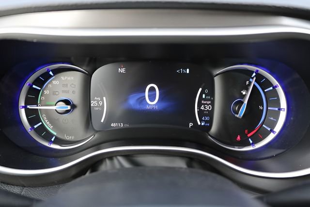 Used 2024 Chrysler Pacifica Select image 26