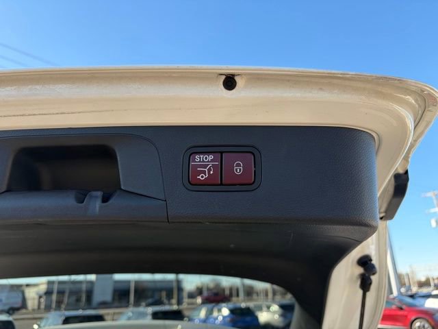 Used 2017 Mercedes-Benz GLC 300 4MATIC image 30