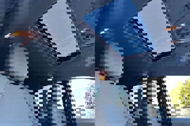 Used 2025 Toyota Sienna XLE image 21