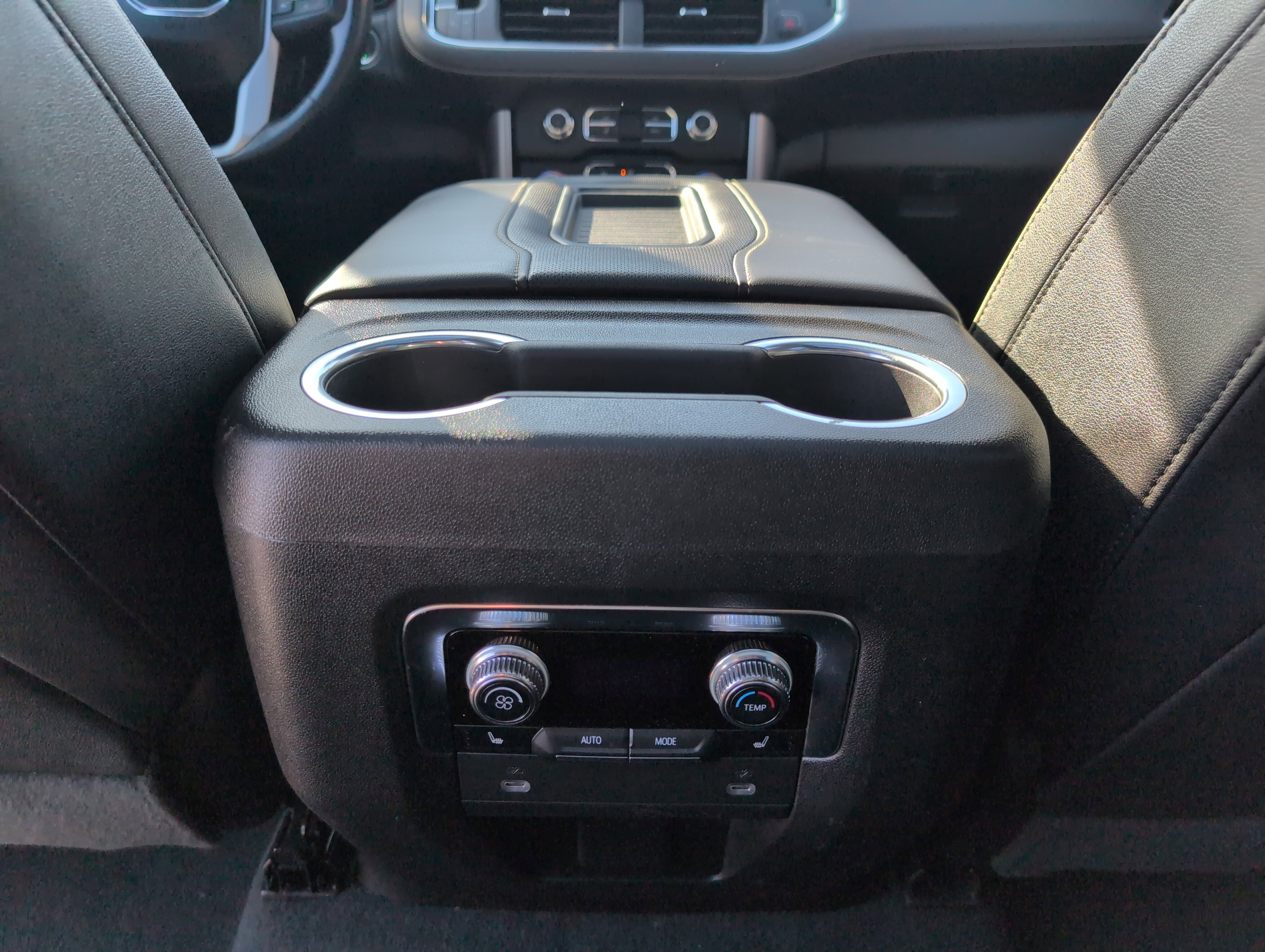 Used 2022 GMC Yukon SLT w/ SLT Premium Package image 27