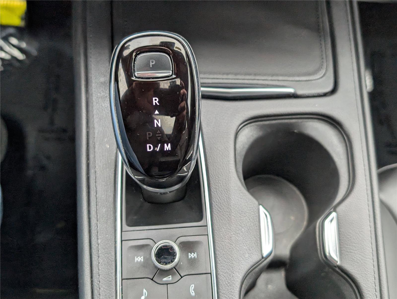Used 2023 Cadillac XT4 Luxury w/ Cold Weather Package AWD/4WD image 29
